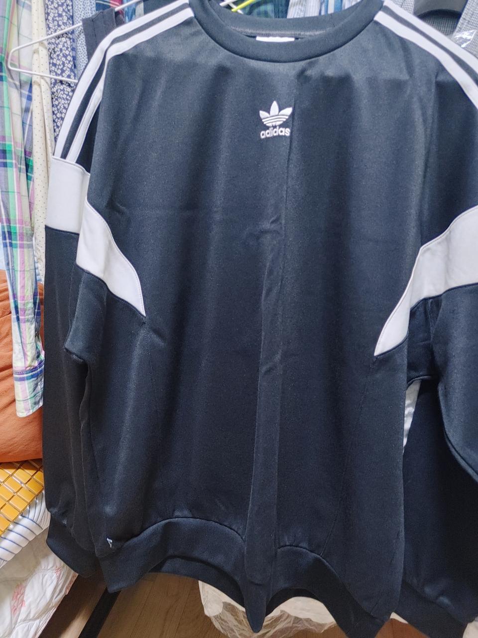 아디다스 맨투맨 티셔츠