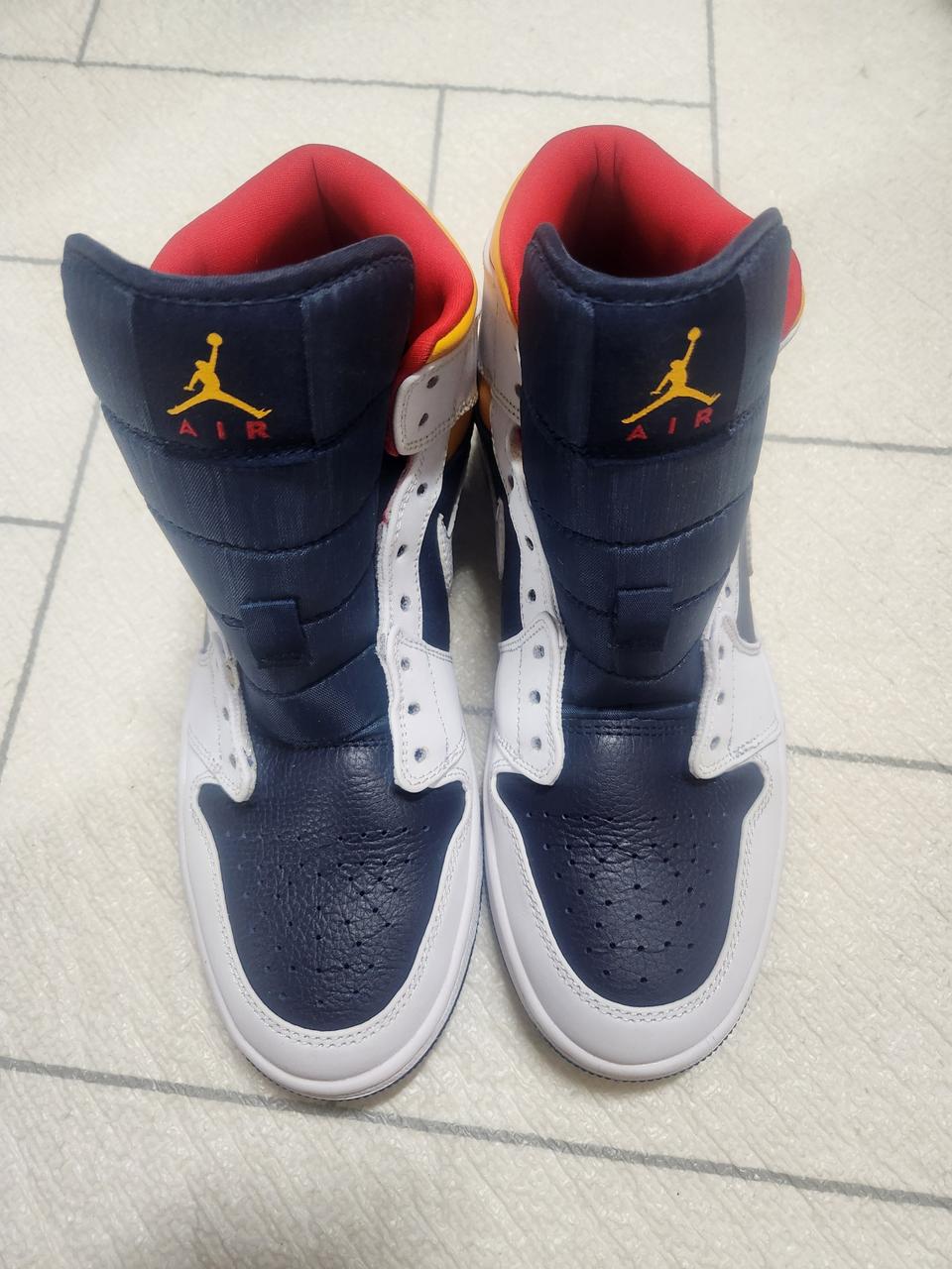 나이키 조던1 미드 흰파 270mm