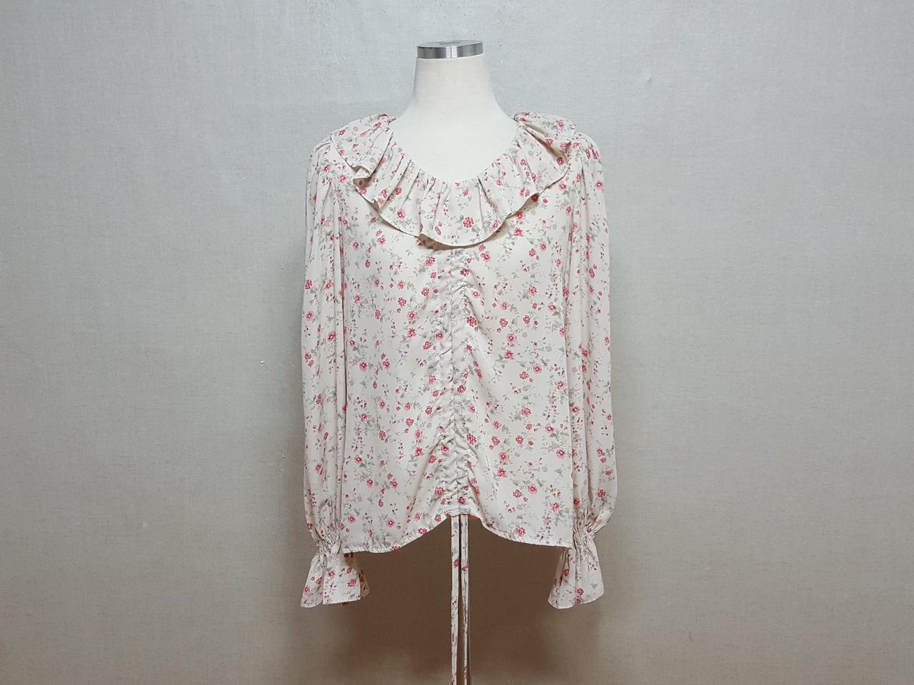 미착용)LULU 프릴&셔링 박시 블라우스 55-66