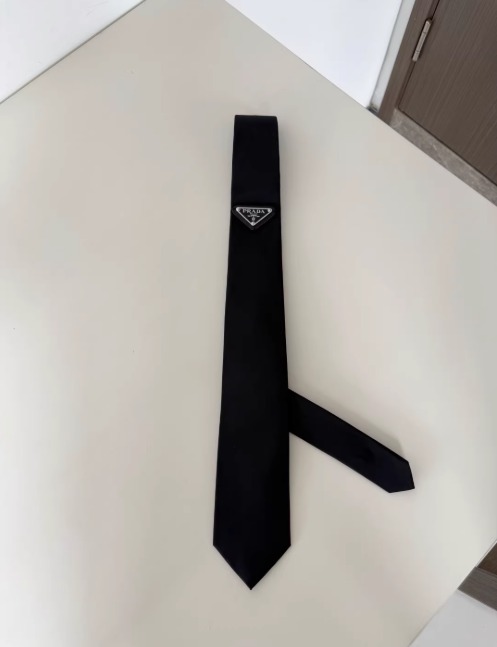 프라다 개버딘 리나일론 넥타이