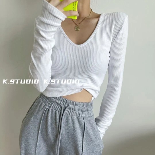 V넥 골지 긴팔 티셔츠 화이트 탄탄소재