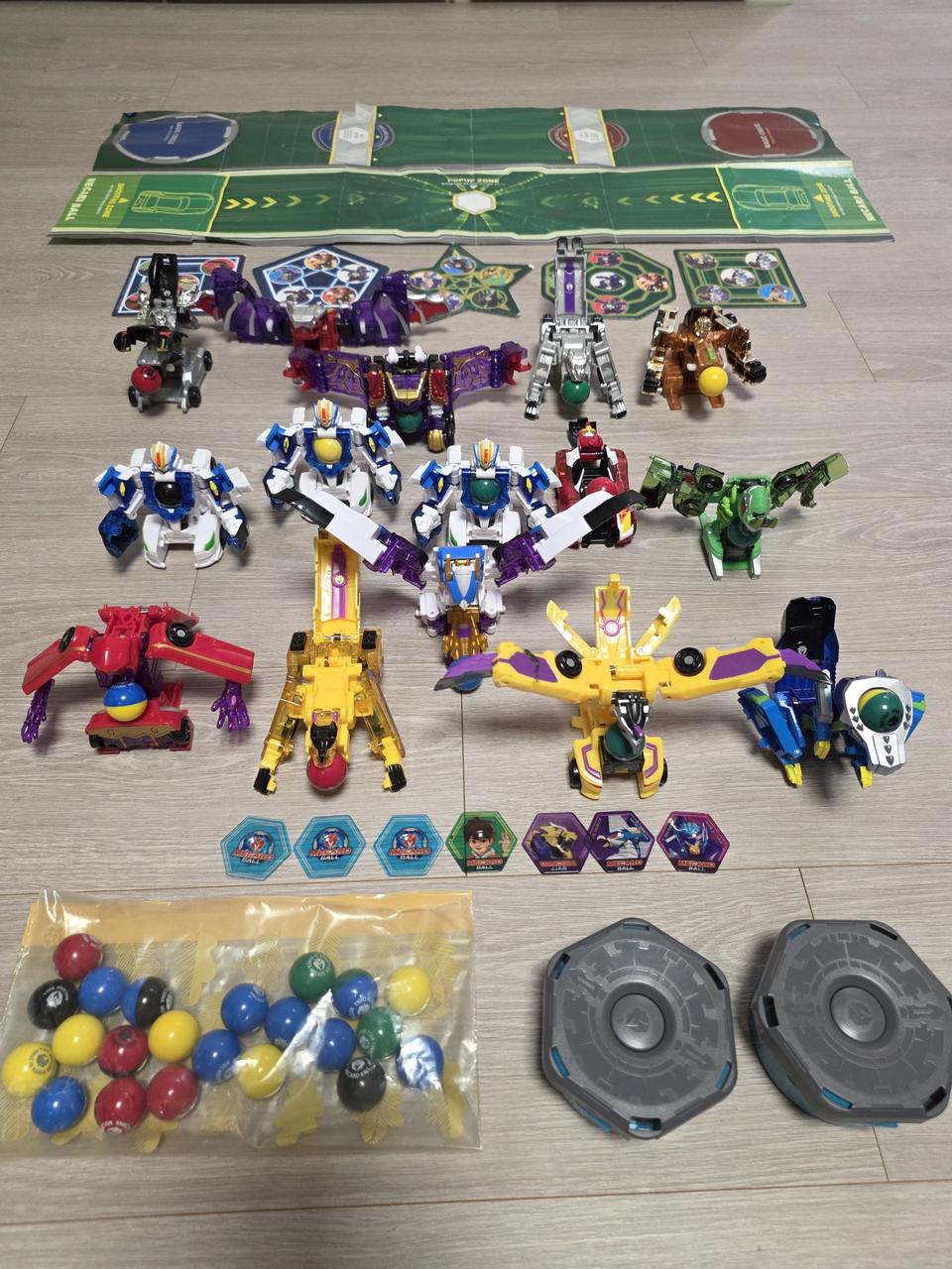 메카드볼-아칸 등 13종+드라코스+볼피커2개+볼35개+캐릭터스토퍼 7개
