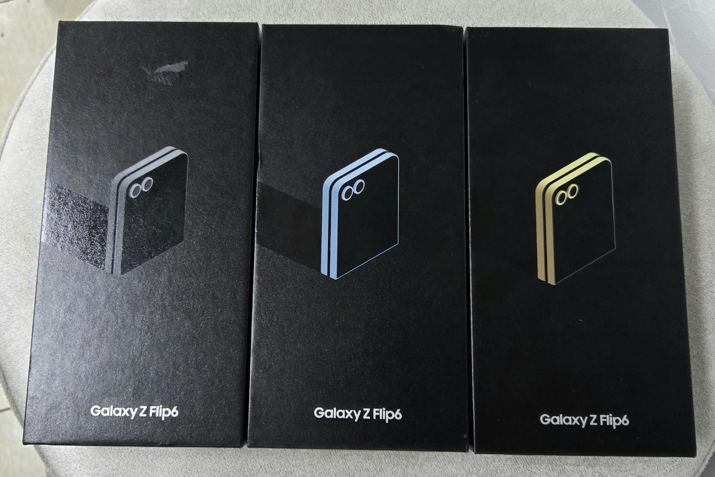갤럭시 Z플립6_256G 자급제 단순개봉 새상품