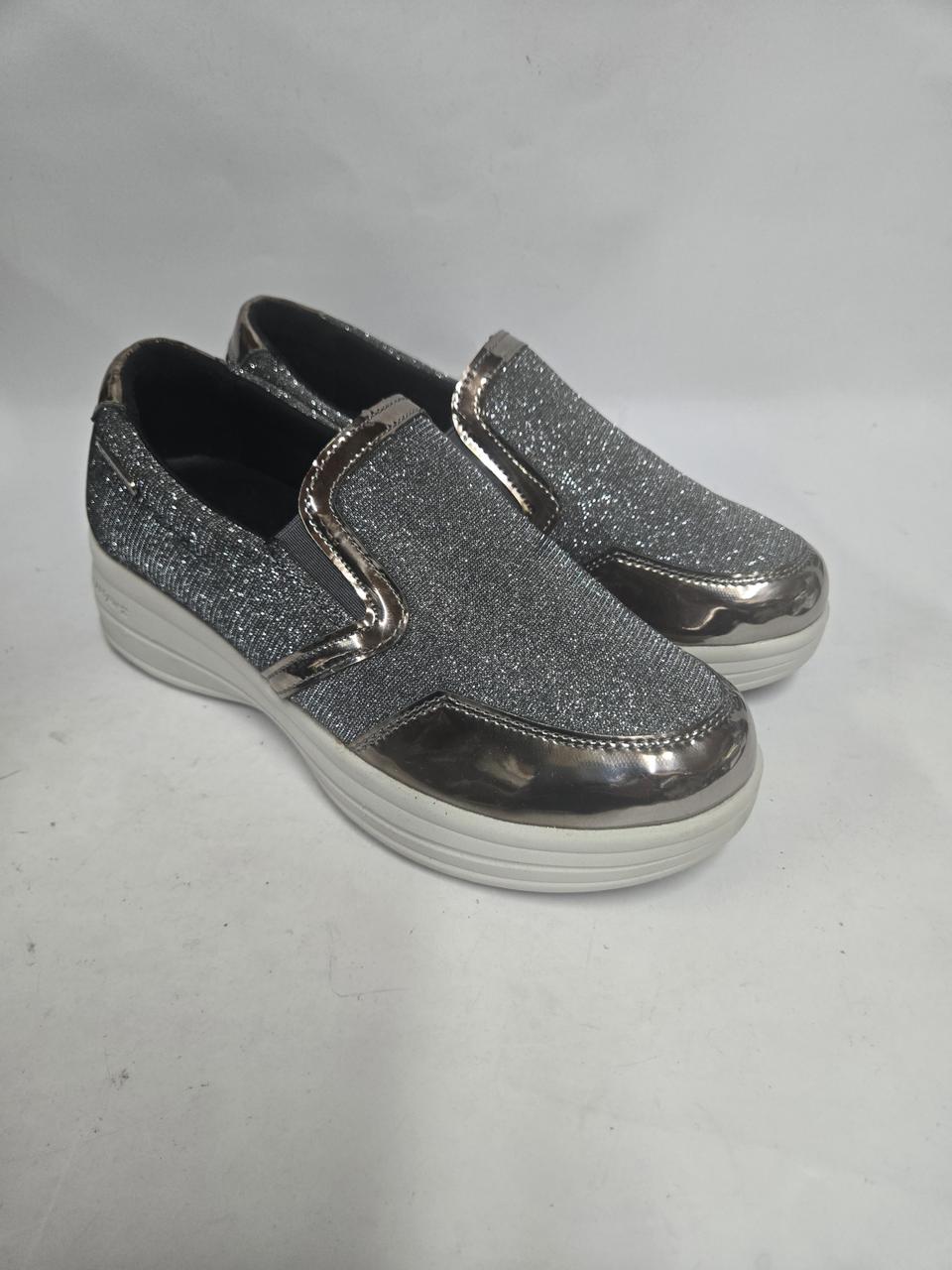 Bearpaw 베어파우 글리터 키높이 슬립온 225mm.거의새제품