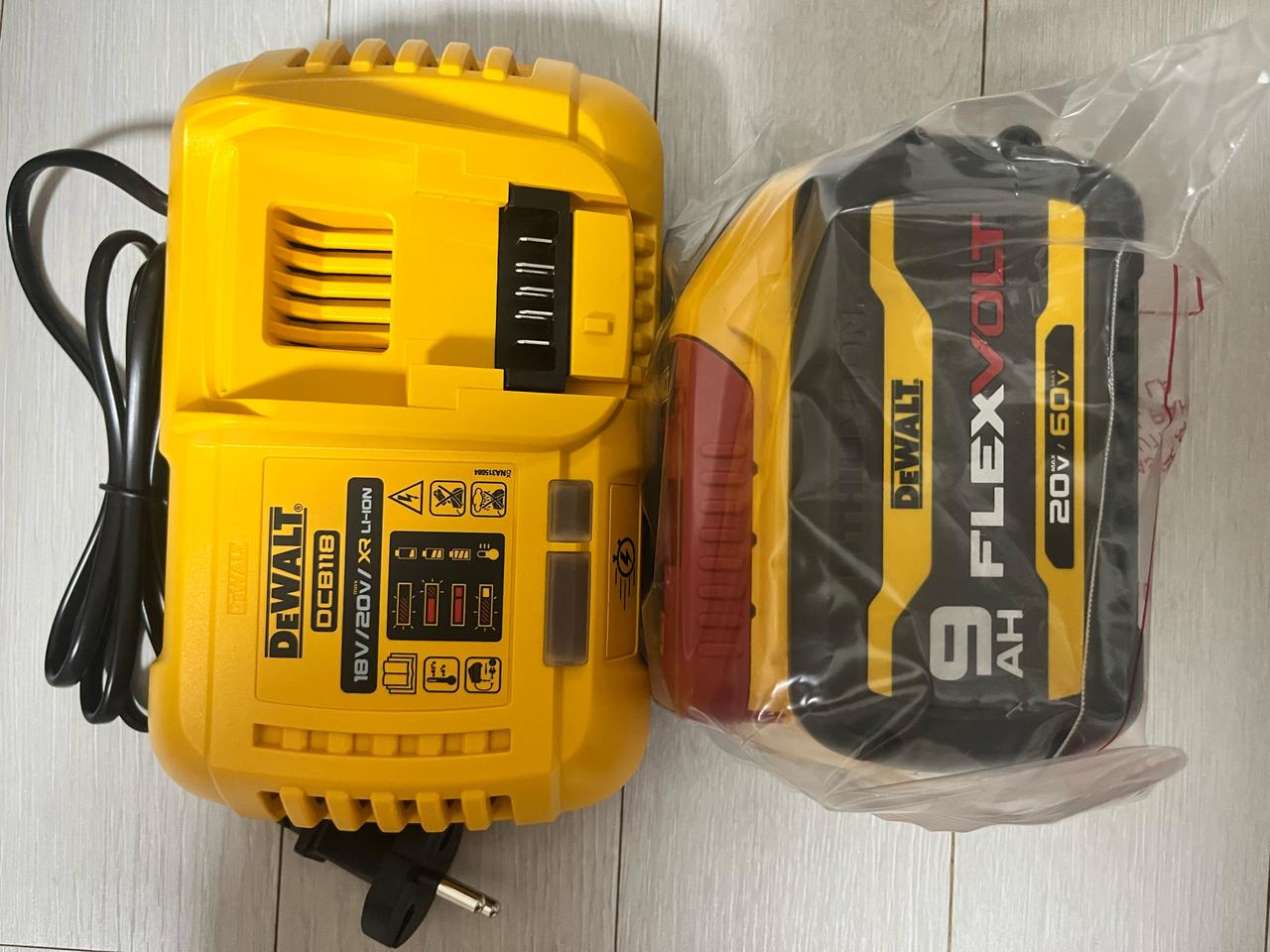 디월트 플렉스볼트배터리,충전기