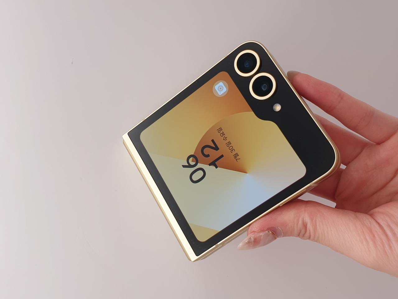 갤럭시 Z플립6 5G 옐로우 512기가 판매합니다-F741N