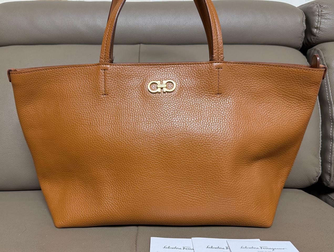 페라가모 간치니 레더 토트 쇼퍼백 브라운