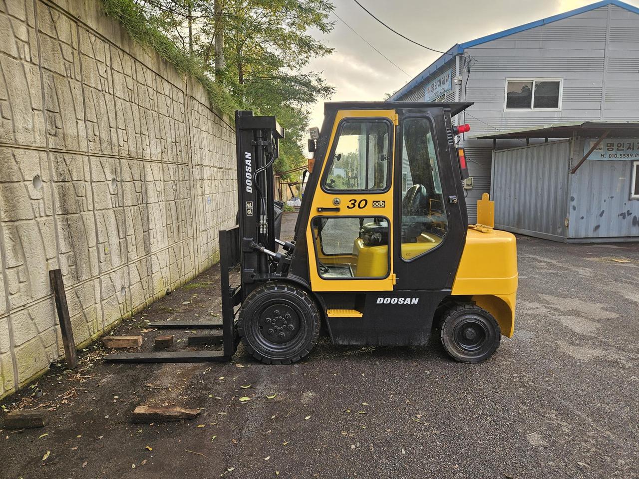 [중고지게차] 두산 D30S-3 3톤 3단 디젤지게차