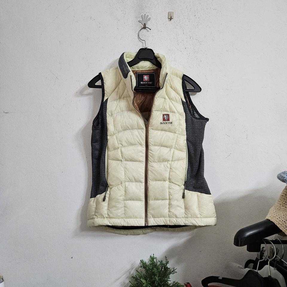 블랙야크패딩조끼