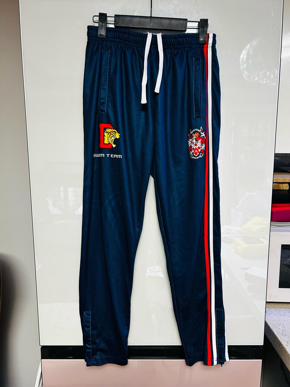 덜위치 Dulwich 국제학교 트레이닝 바지 판매합니다.