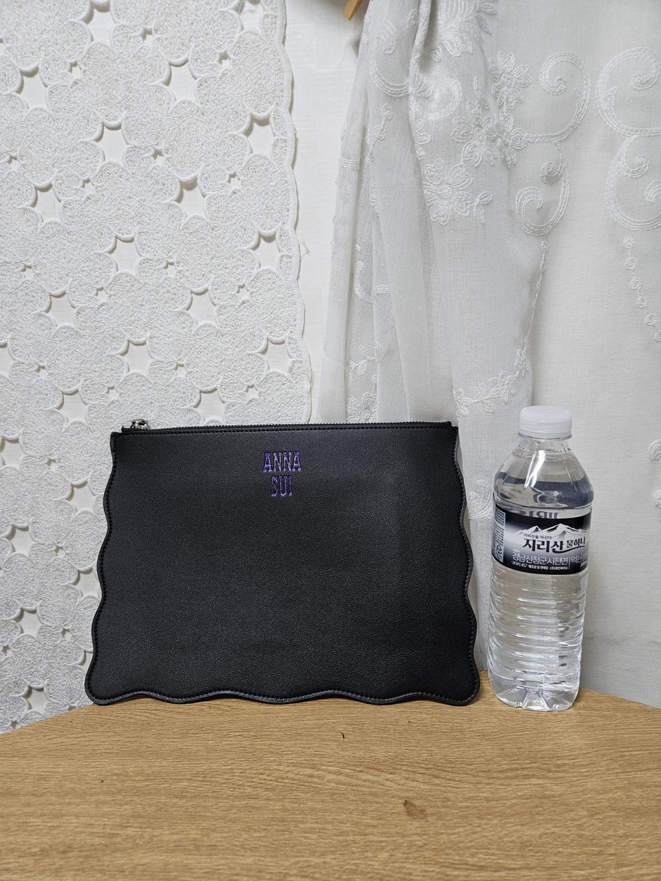 안나수이 클러치백