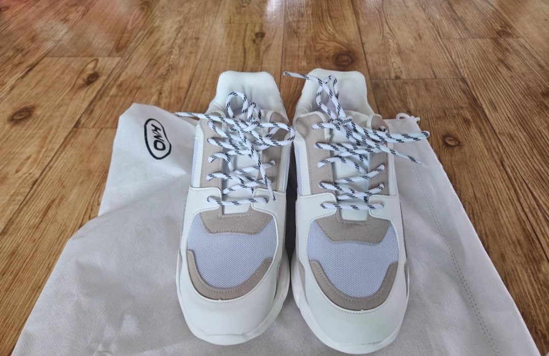 txg 남녀공용 7cm 키높이 운동화 260 새제품 판매합니다!!