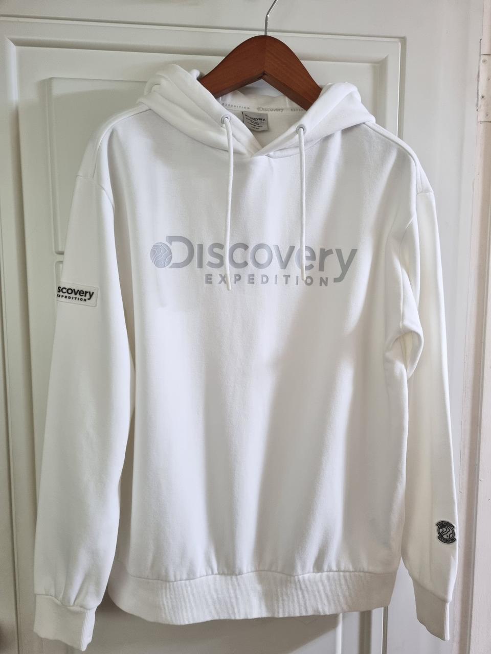 디스커버리 로건 와펜 후드티