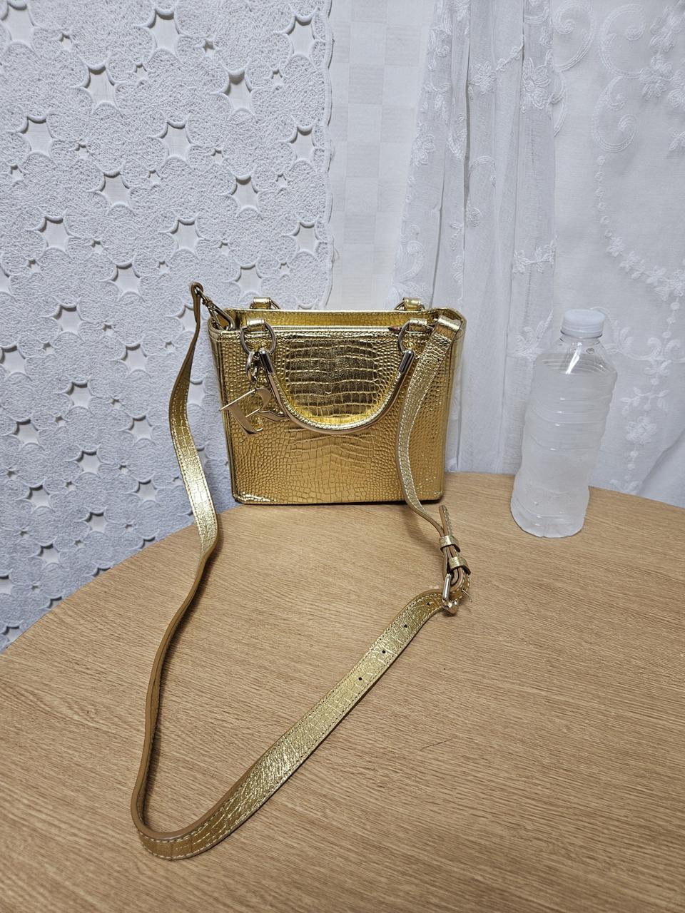 리키로제타 천연소가죽 골드가방