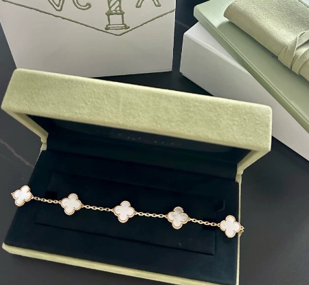 반클리프 앤 아펠팔찌