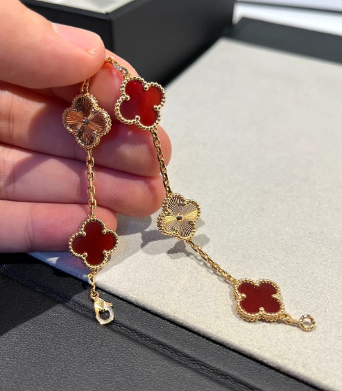 반클리프 앤 아펠팔찌