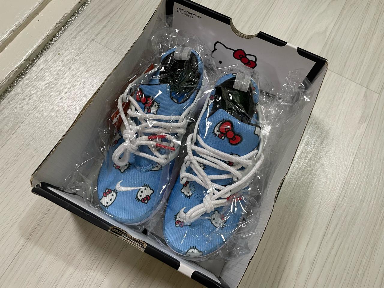 나이키 키티 운동화 새상품