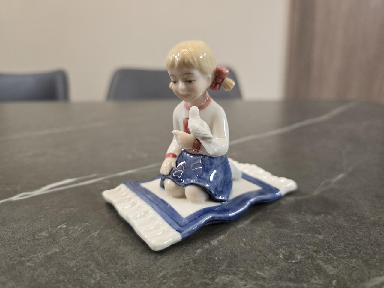 코펜하겐 소녀와 새 피겨린