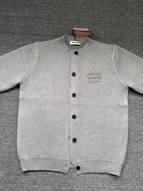 미우미우카디건