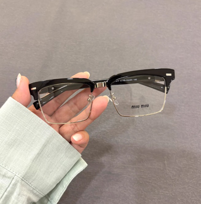 풀구성 미우미우 런웨이 안경