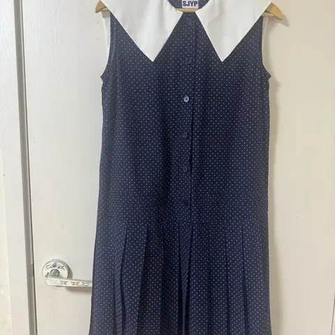SJYP 네이비 도트 플리츠 원피스