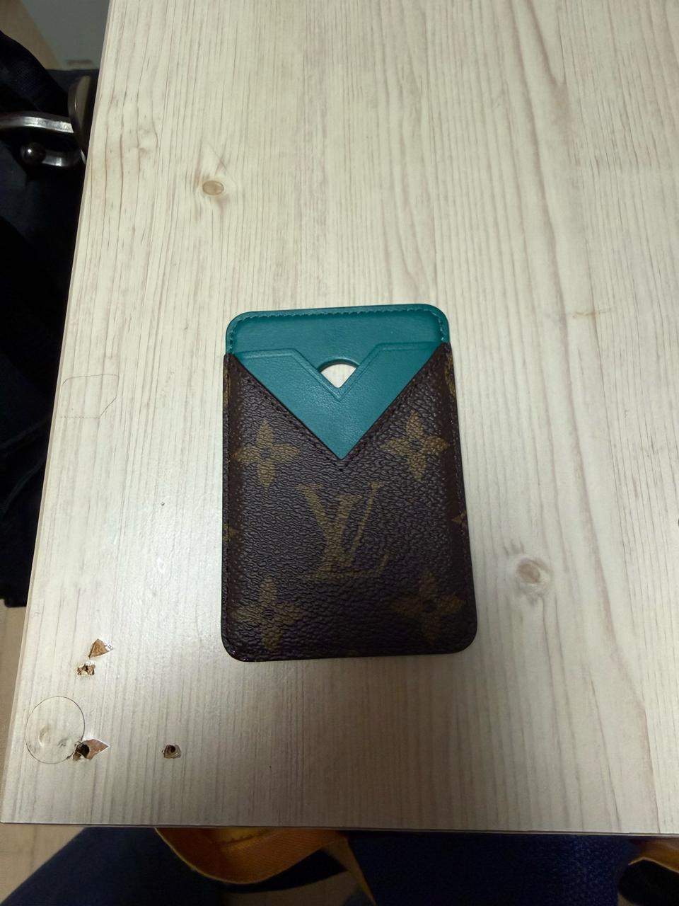 정품 루이비통 맥세이프