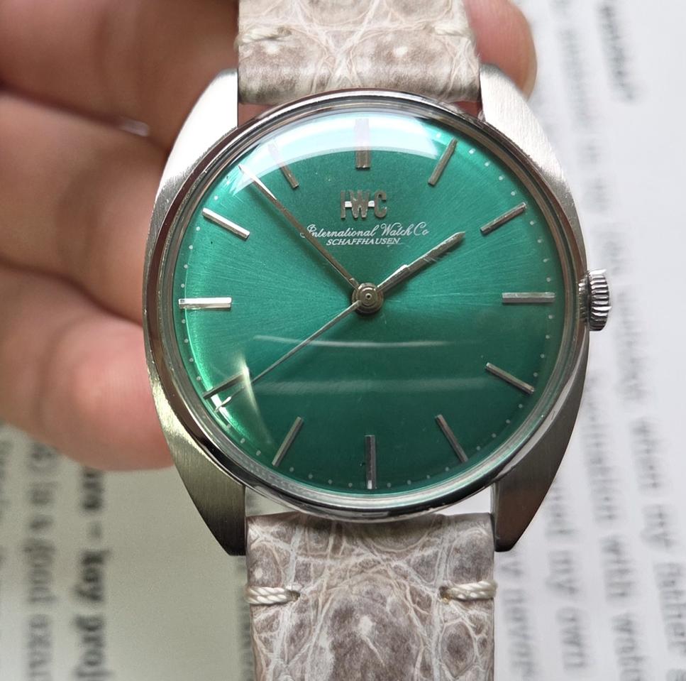 빈티지 IWC 샤프하우젠 에메랄드그린 슬림 수동 메커니컬 드레스워치