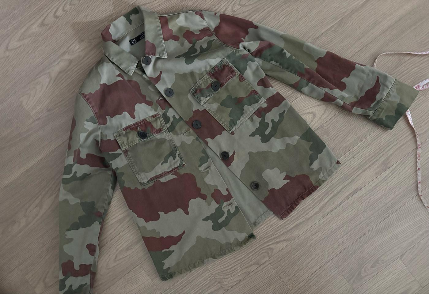 새상품급 자라 카모패턴 밀리터리 야상스타일 자켓셔츠 여성m