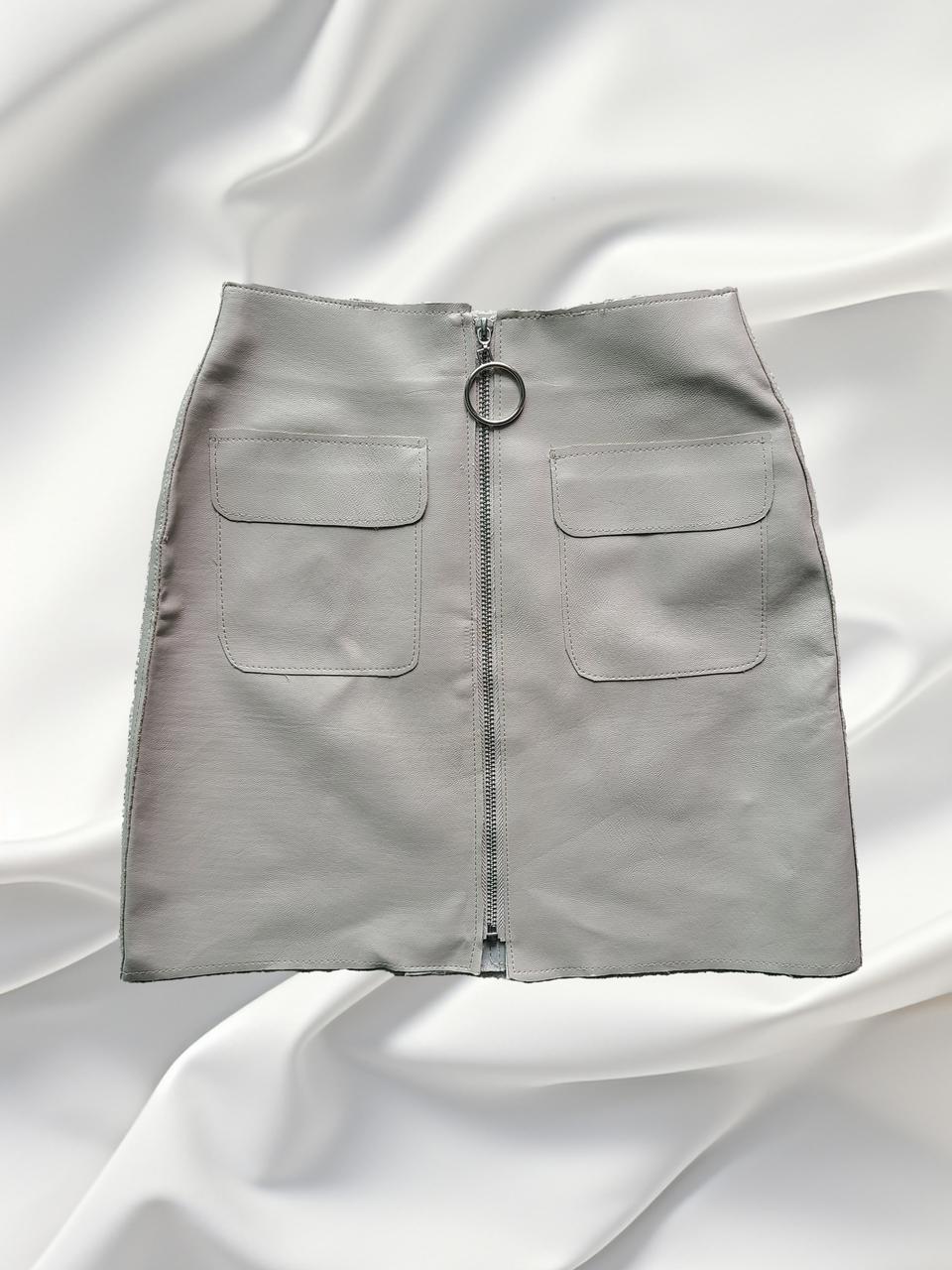 트렌디 링 지퍼 레더 미니 스커트