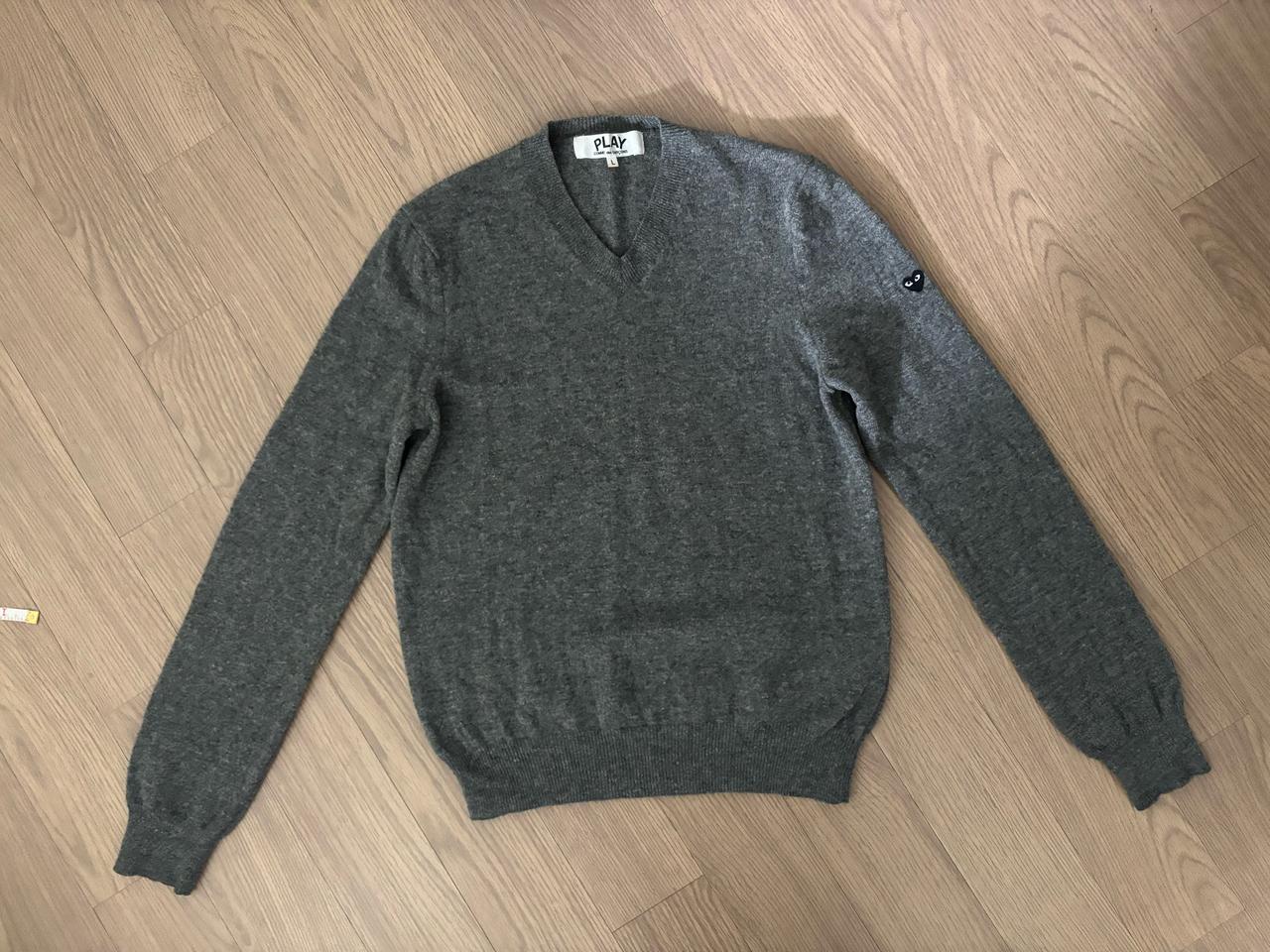 여리핏나오는 꼼데가르송 정품 고급니트 브이넥 니트티 여성m