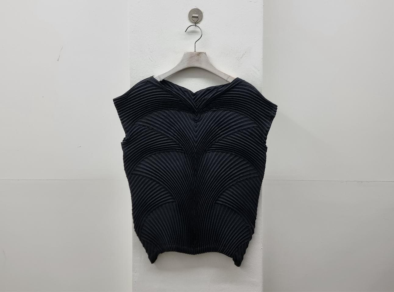 ISSEY MIYAKE 이세이미야케