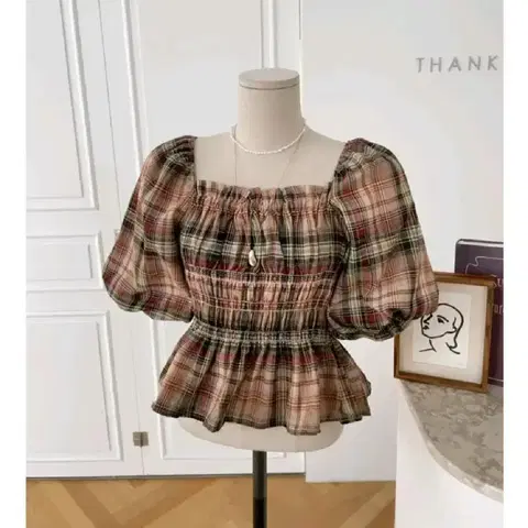 체크 린넨 스퀘어넥 블라우스 - 베이지