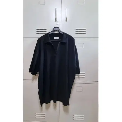 랑거 오버핏 니트 카라티- 블랙