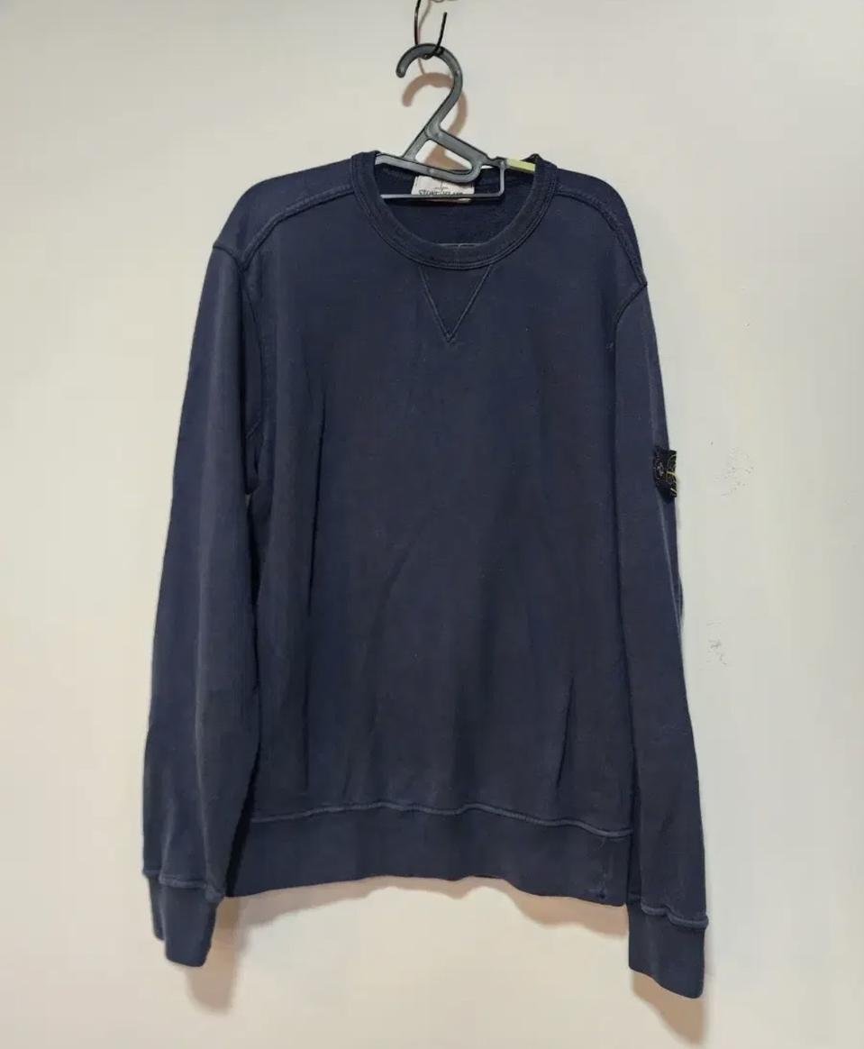 [L]스톤아일랜드 네이비 맨투맨