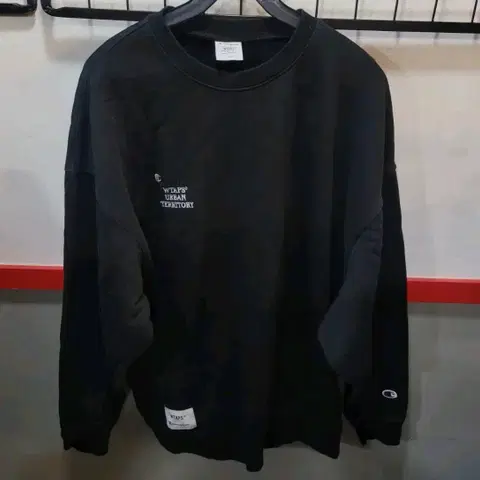 정품 더블탭스 X 챔피온 아카데미 크루넥 스웻 맨투맨