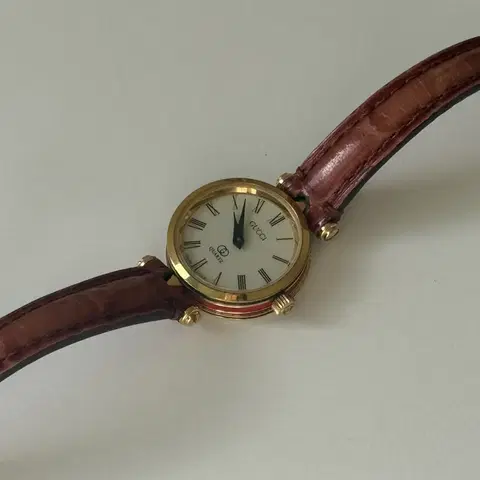 구찌 삼색 쉐리 여자 시계