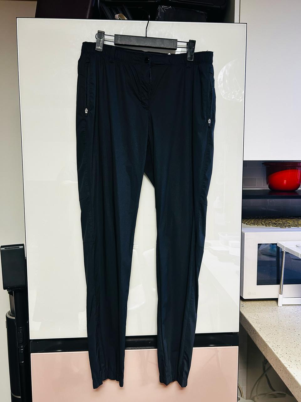 라푸마 여성 블랙 바지 판매합니다.