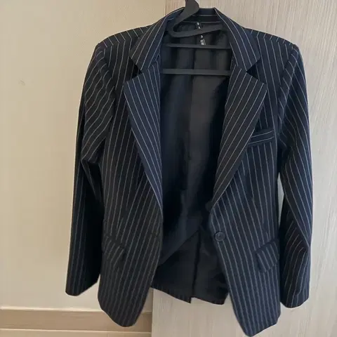 스트라이프 정장 상의 자켓