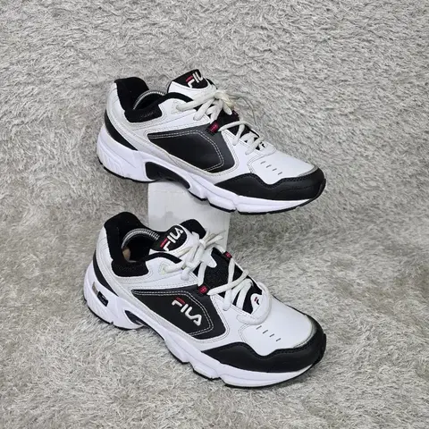 구제짱짱맨 250 FILA 휠라 레인져22 스니커즈
