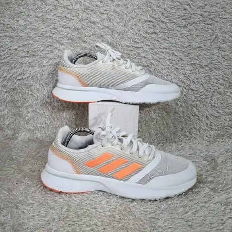 구제짱짱맨 240 아디다스 노바 플로우 운동화