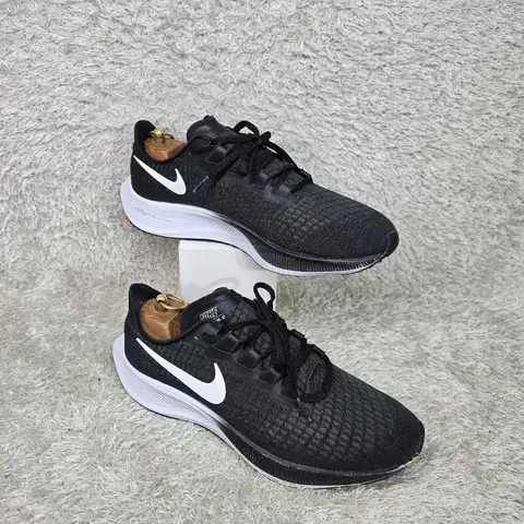 구제짱짱맨 265 나이키 에어 줌 페가수스37 스니커즈