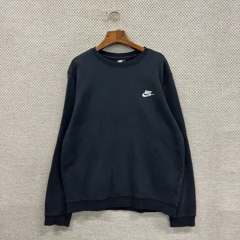 나이키 캐주얼 블랙 자수로고 맨투맨 105 D11568