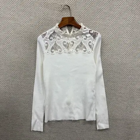 산드로 레이스 에스닉 긴팔티 85 D11883