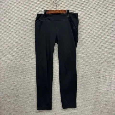 데상트 트레이닝 밴딩 츄리닝바지 75 D11905