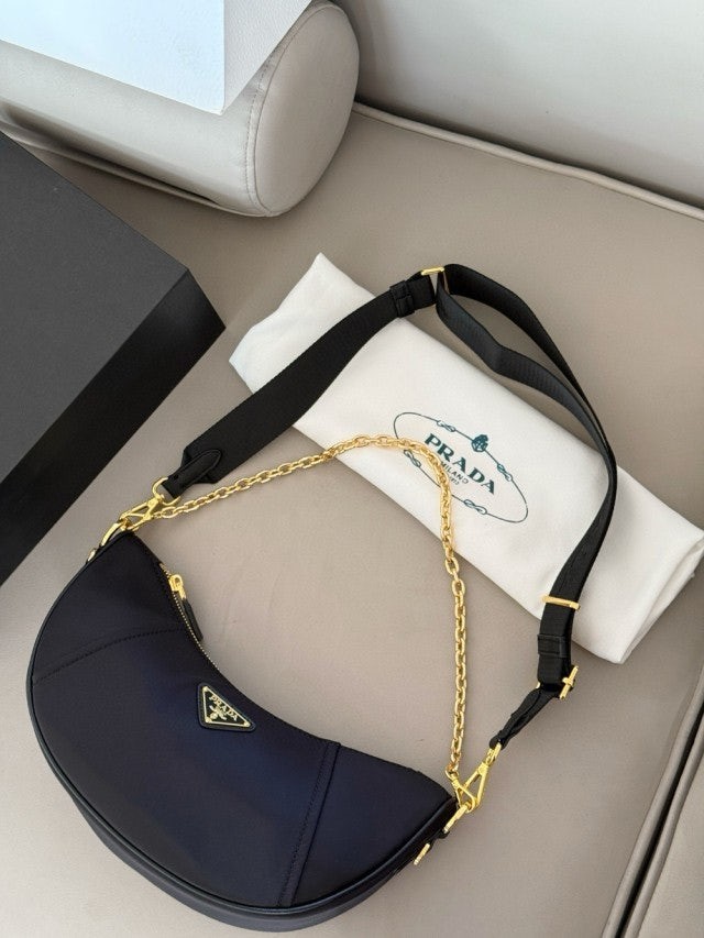 프라다 드뮈룬 리나일론 숄더백