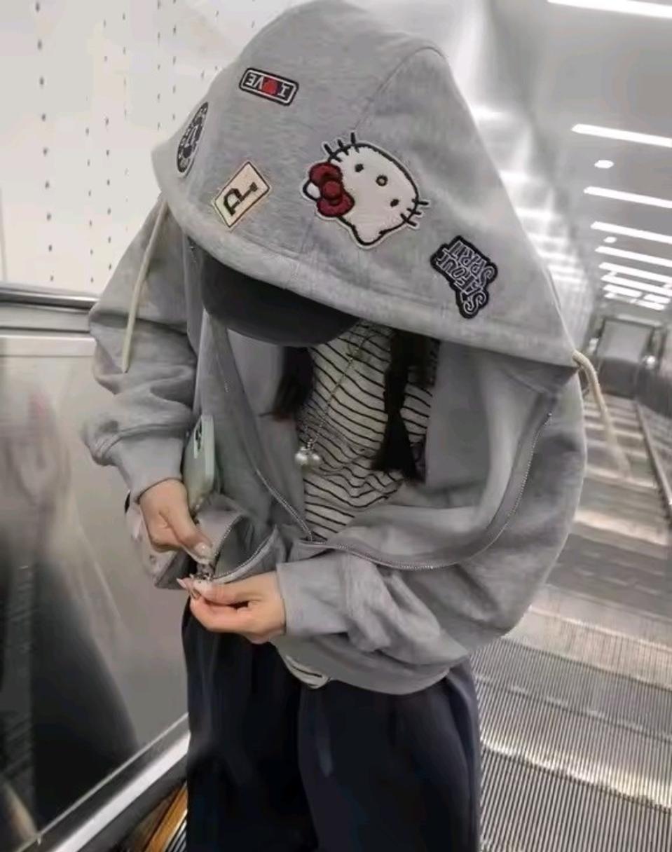 헬로키티 후드집업