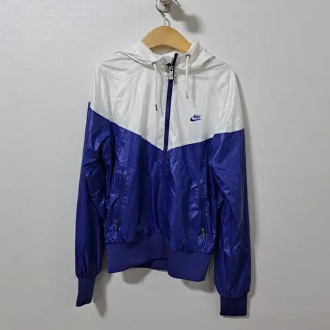 나이키 여성 바람막이 점퍼 M