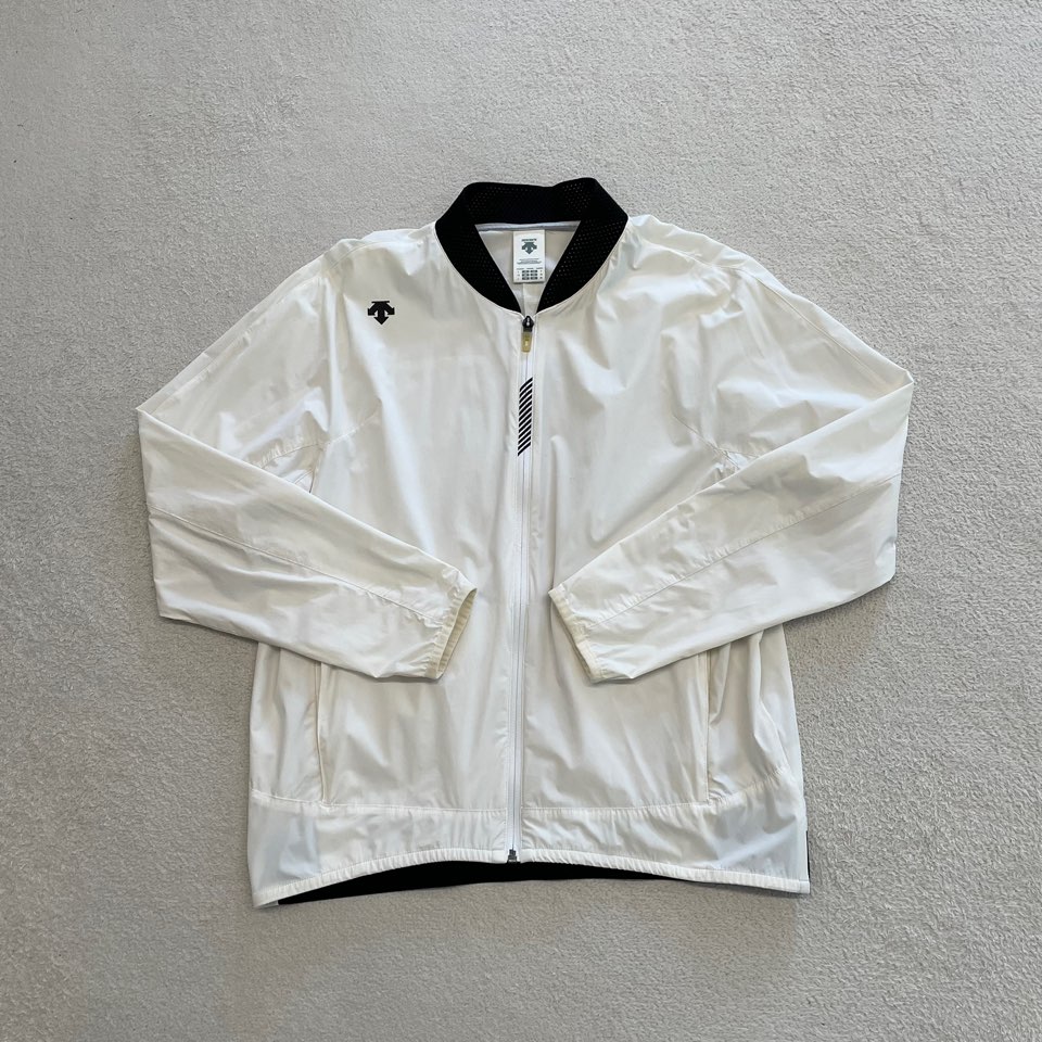 데상트 여성 경량 바람막이 L