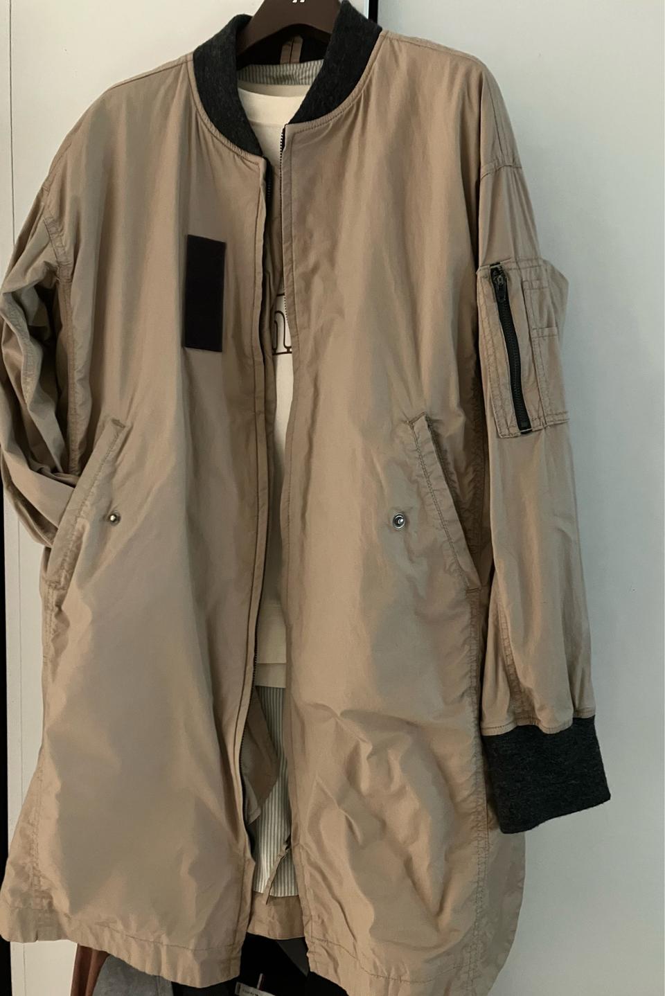 베이지코트[써스데이아일랜드]