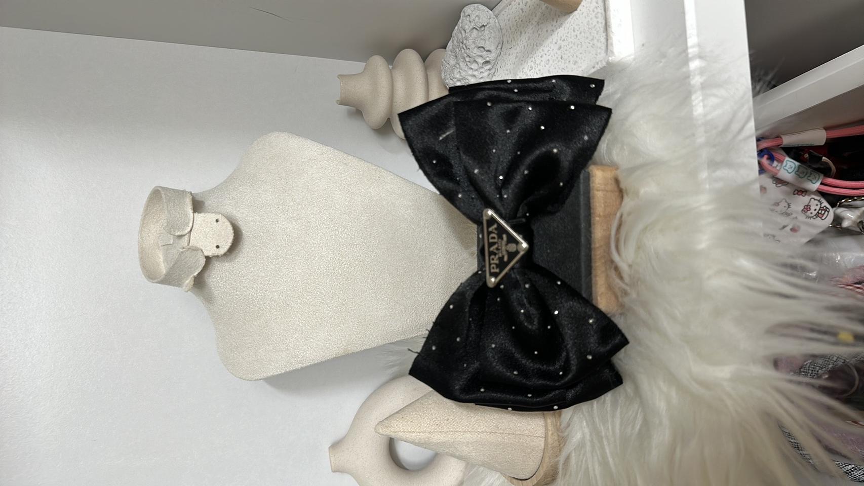 프라다 큐빅 리본 대왕 블랙삔